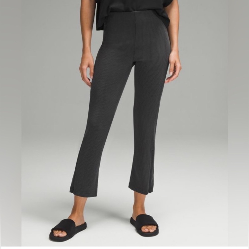 Lululemon Softstreme Ribbed Cropped Pants 25”